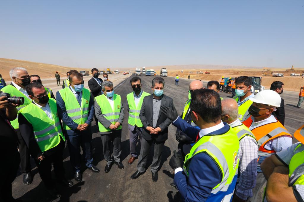 سەرۆکی حکومەتی هەرێمی کوردستان ڕێگەی خێرای هەولێر- دهۆک و شەقامی 150 مەتری شاری هەولێر بەسەر دەکاتەوە 